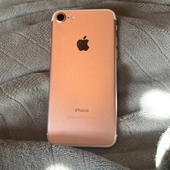 Rose gold iPhone 7 se